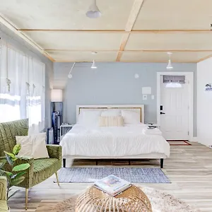  Apartment The Moose #6 - Modern Luxe With Free Parking & King Bed